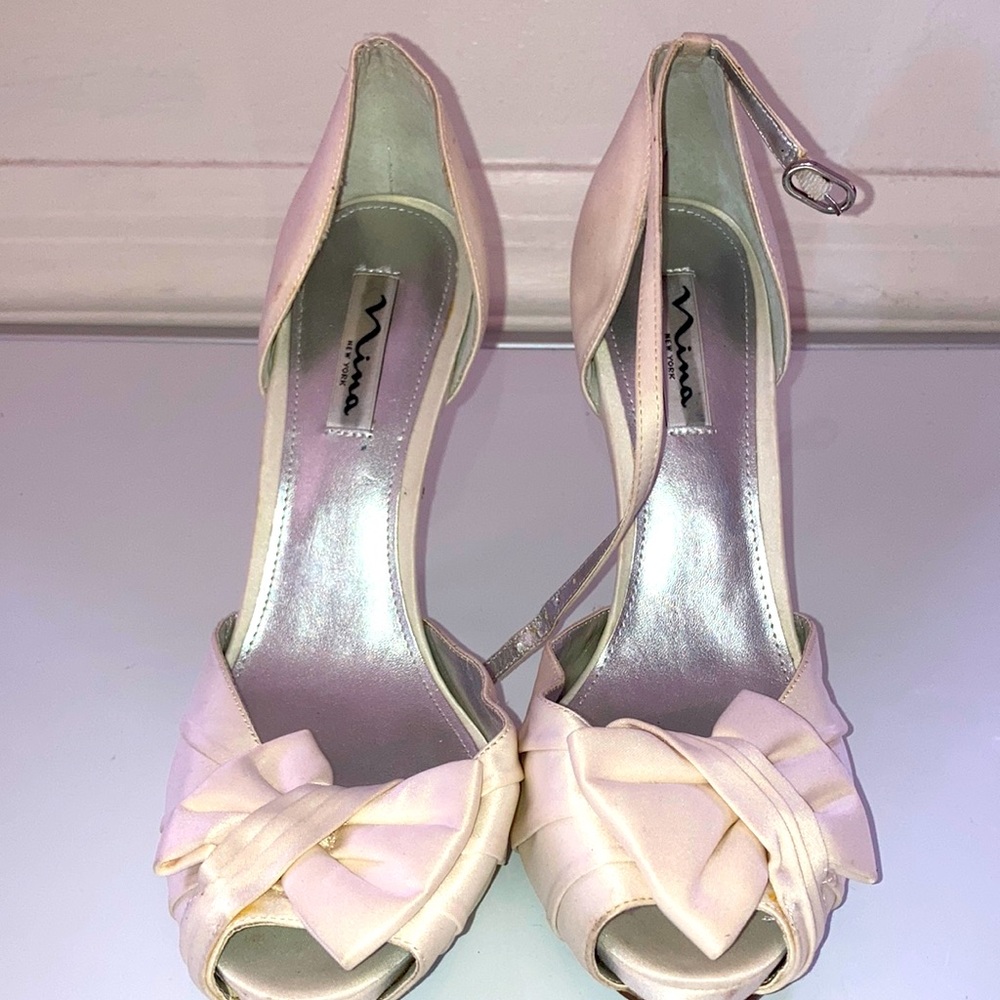 Nina New York Ivory Bow Wedding Pumps